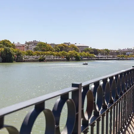 Fantastico Con Vistas Calle Betis Lejlighed *